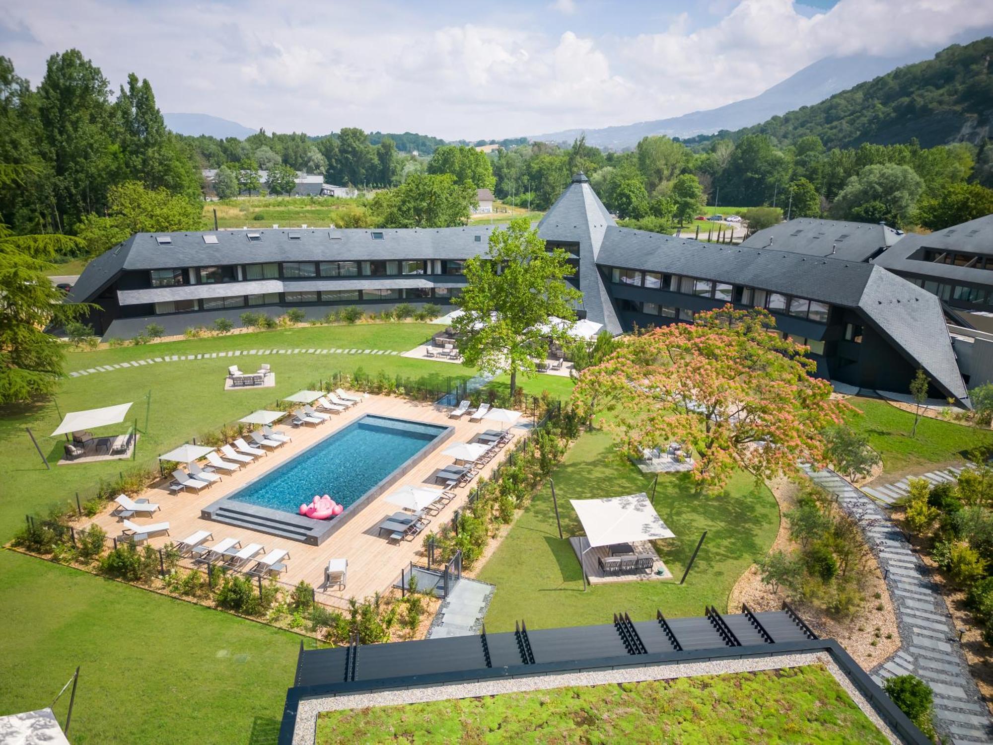 Miura Hotel Voglans Exterior photo